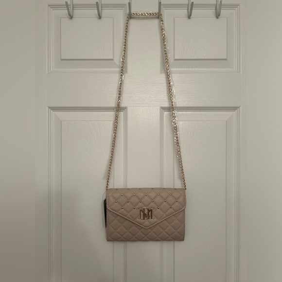 ⭐️ NWT Badgley Mischka Diamond Quilted Crossbody with Round Studs ⭐️ - Picture 5 of 8